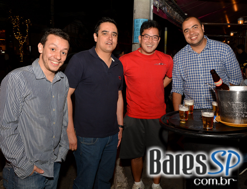 Apresentação de Luiz Fernando & Vadinho Theo no Porto Madalena Apresentação de Luiz Fernando & Vadinho Theo no Porto Madalena