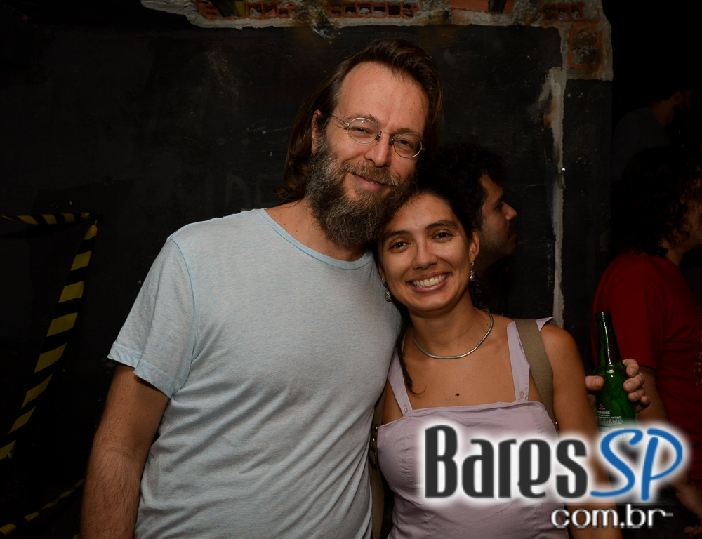 Puxadinho da Praça recebeu show das Bandas Vitoriano e Jardim das Horas Puxadinho da Praça recebeu show das Bandas Vitoriano e Jardim das Horas