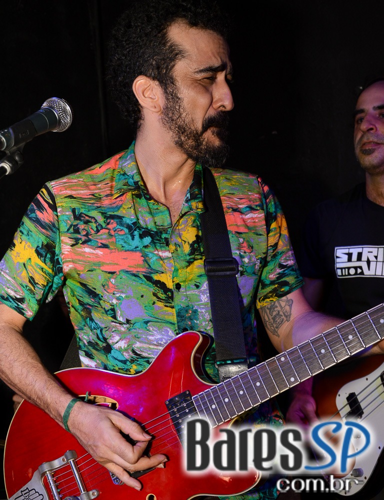 Puxadinho da Praça recebeu show das Bandas Vitoriano e Jardim das Horas Puxadinho da Praça recebeu show das Bandas Vitoriano e Jardim das Horas