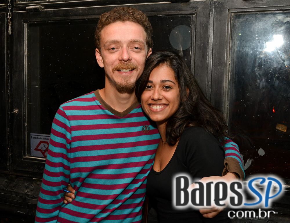 Puxadinho da Praça recebeu show das Bandas Vitoriano e Jardim das Horas Puxadinho da Praça recebeu show das Bandas Vitoriano e Jardim das Horas