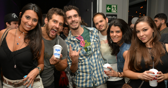 Hotel 115 recebeu a Festa PUSH! com show ao vivo da cantora Flora Matos