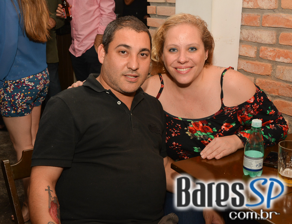 Lapa 40 Graus apresentou os sucessos do grupo Demônios da Garoa Lapa 40 Graus apresentou os sucessos do grupo Demônios da Garoa