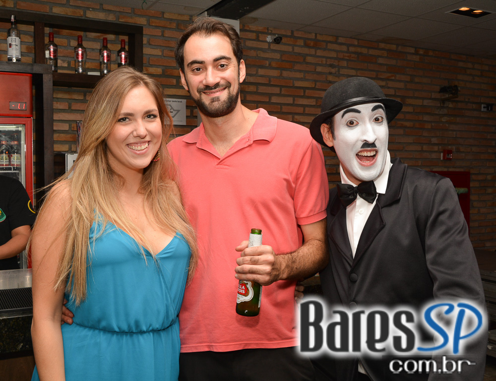 Lapa 40 Graus apresentou os sucessos do grupo Demônios da Garoa Lapa 40 Graus apresentou os sucessos do grupo Demônios da Garoa