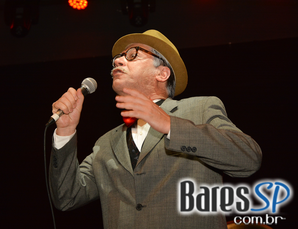 Lapa 40 Graus apresentou os sucessos do grupo Demônios da Garoa Lapa 40 Graus apresentou os sucessos do grupo Demônios da Garoa