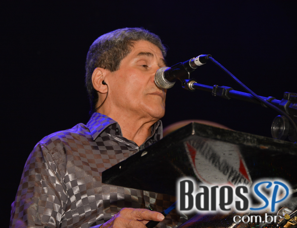 Lapa 40 Graus apresentou os sucessos do grupo Demônios da Garoa Lapa 40 Graus apresentou os sucessos do grupo Demônios da Garoa