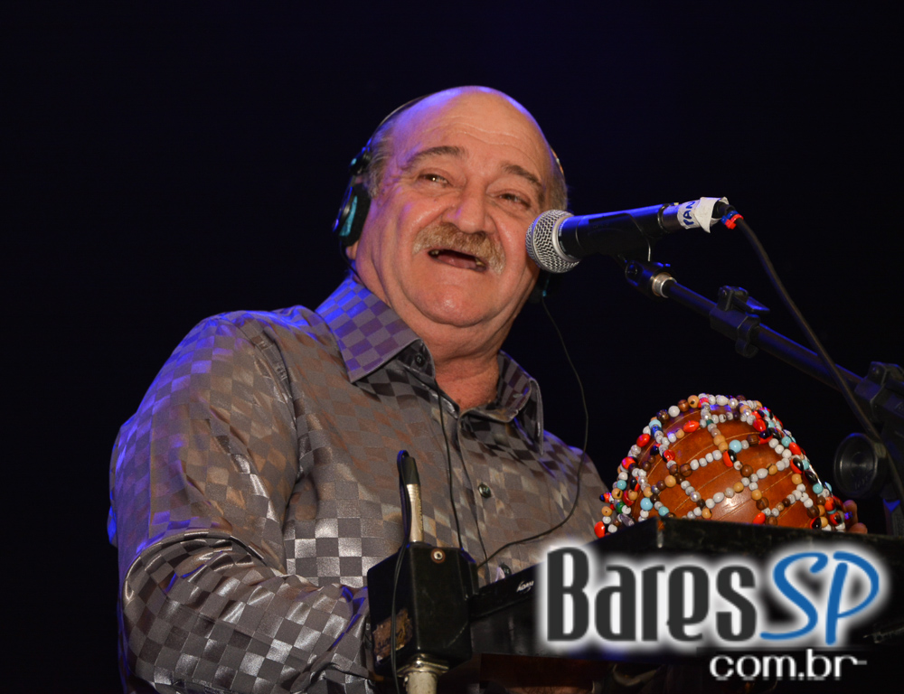 Lapa 40 Graus apresentou os sucessos do grupo Demônios da Garoa Lapa 40 Graus apresentou os sucessos do grupo Demônios da Garoa