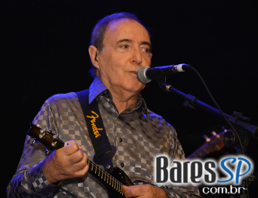 Lapa 40 Graus apresentou os sucessos do grupo Demônios da Garoa Lapa 40 Graus apresentou os sucessos do grupo Demônios da Garoa