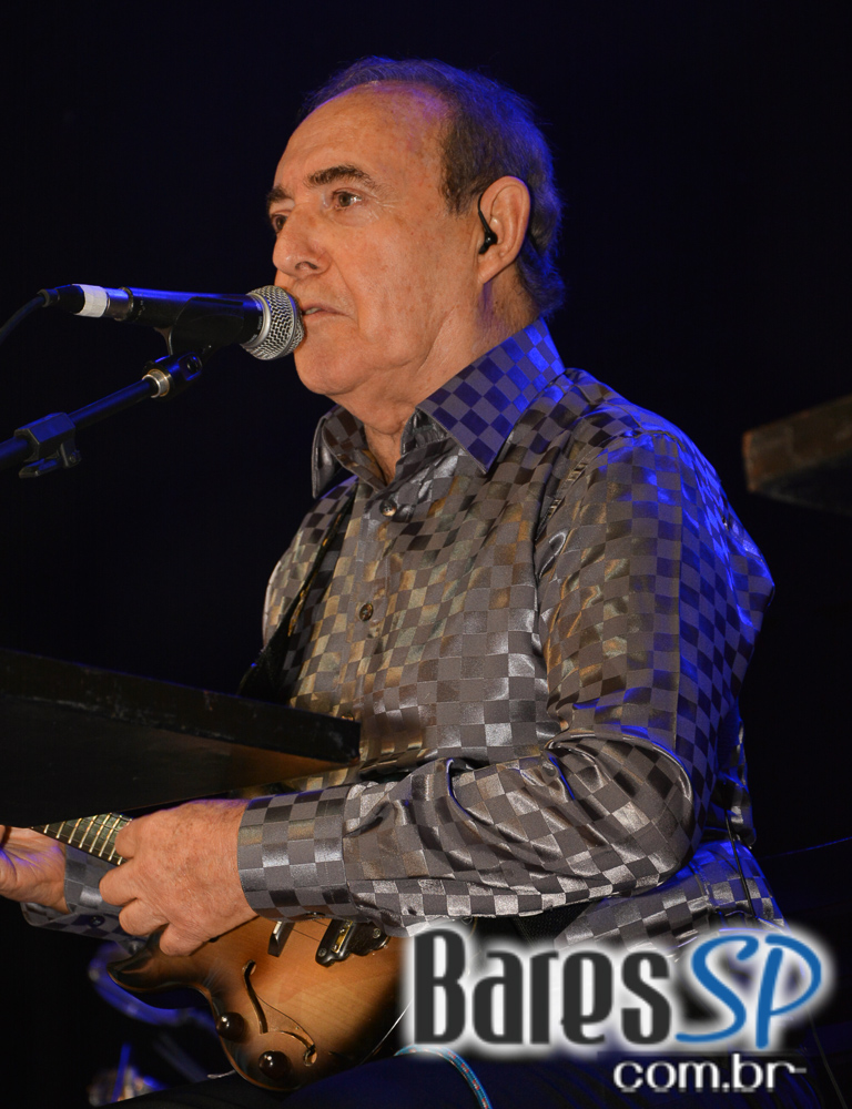 Lapa 40 Graus apresentou os sucessos do grupo Demônios da Garoa Lapa 40 Graus apresentou os sucessos do grupo Demônios da Garoa