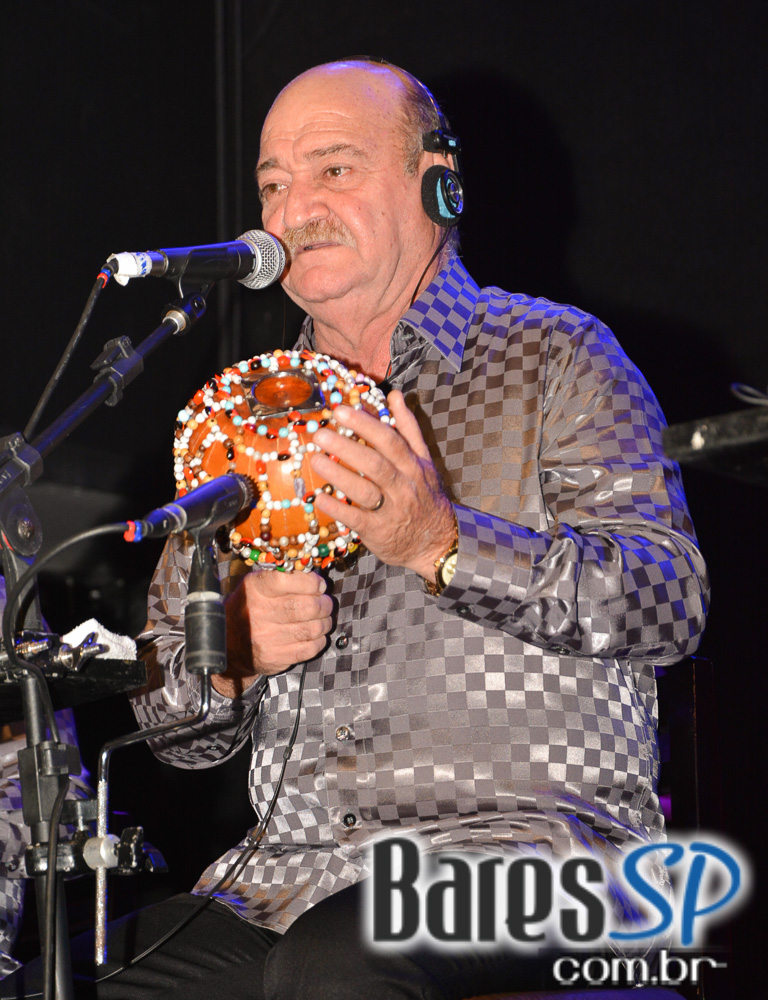 Lapa 40 Graus apresentou os sucessos do grupo Demônios da Garoa Lapa 40 Graus apresentou os sucessos do grupo Demônios da Garoa