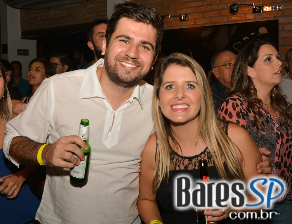 Lapa 40 Graus apresentou os sucessos do grupo Demônios da Garoa Lapa 40 Graus apresentou os sucessos do grupo Demônios da Garoa