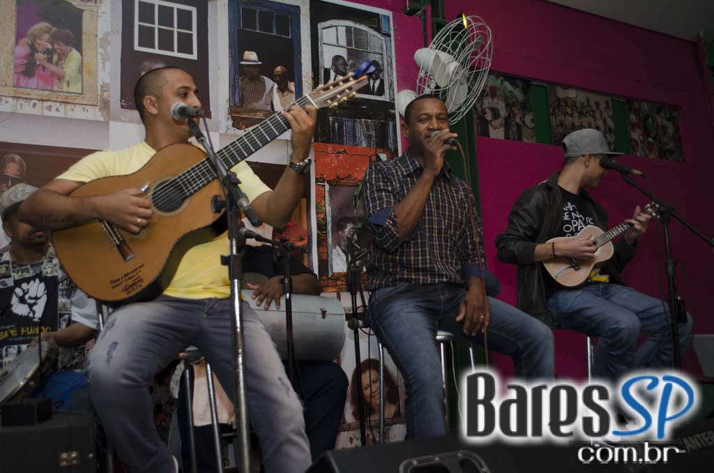 Bar Mangueira realizou sua reinauguração com show do Grupo Os Prettos e convidados Bar Mangueira realizou sua reinauguração com show do Grupo Os Prettos e convidados
