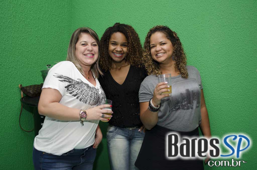 Bar Mangueira realizou sua reinauguração com show do Grupo Os Prettos e convidados Bar Mangueira realizou sua reinauguração com show do Grupo Os Prettos e convidados