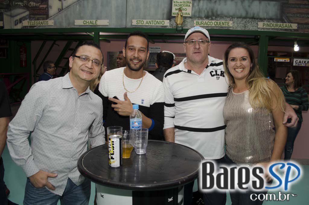 Bar Mangueira realizou sua reinauguração com show do Grupo Os Prettos e convidados Bar Mangueira realizou sua reinauguração com show do Grupo Os Prettos e convidados