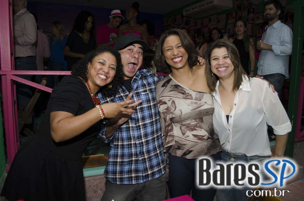 Bar Mangueira realizou sua reinauguração com show do Grupo Os Prettos e convidados Bar Mangueira realizou sua reinauguração com show do Grupo Os Prettos e convidados