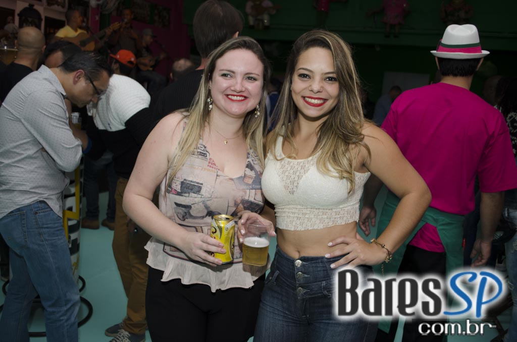 Bar Mangueira realizou sua reinauguração com show do Grupo Os Prettos e convidados Bar Mangueira realizou sua reinauguração com show do Grupo Os Prettos e convidados