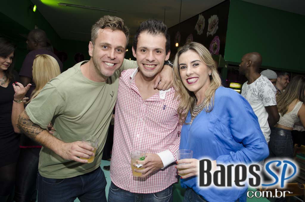 Bar Mangueira realizou sua reinauguração com show do Grupo Os Prettos e convidados Bar Mangueira realizou sua reinauguração com show do Grupo Os Prettos e convidados