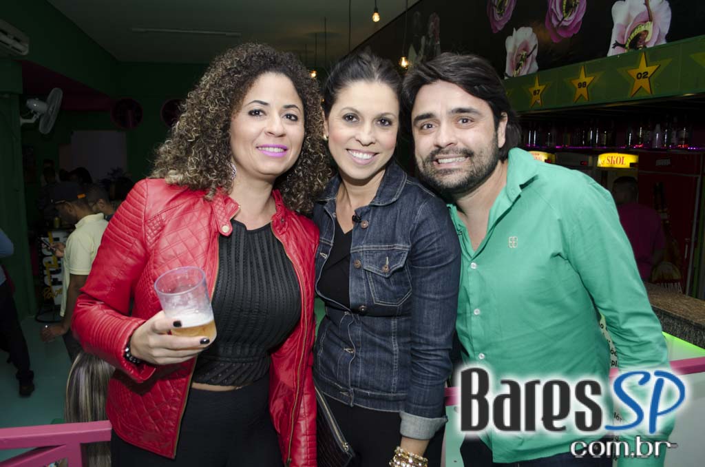 Bar Mangueira realizou sua reinauguração com show do Grupo Os Prettos e convidados Bar Mangueira realizou sua reinauguração com show do Grupo Os Prettos e convidados