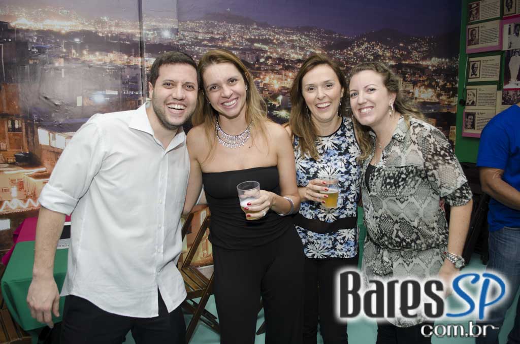 Bar Mangueira realizou sua reinauguração com show do Grupo Os Prettos e convidados Bar Mangueira realizou sua reinauguração com show do Grupo Os Prettos e convidados