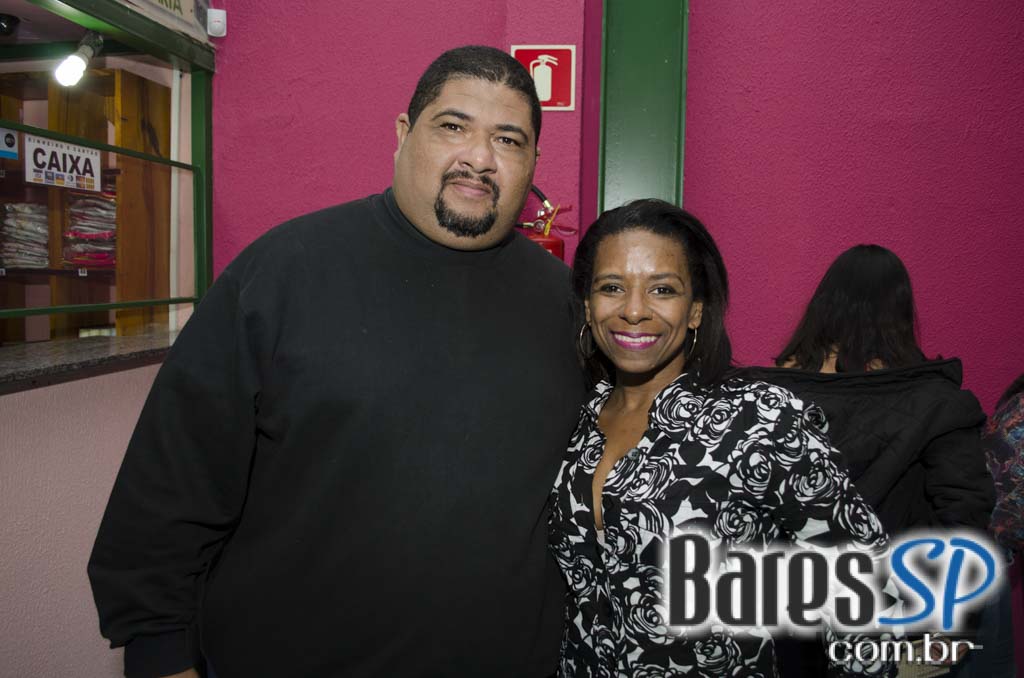 Bar Mangueira realizou sua reinauguração com show do Grupo Os Prettos e convidados Bar Mangueira realizou sua reinauguração com show do Grupo Os Prettos e convidados