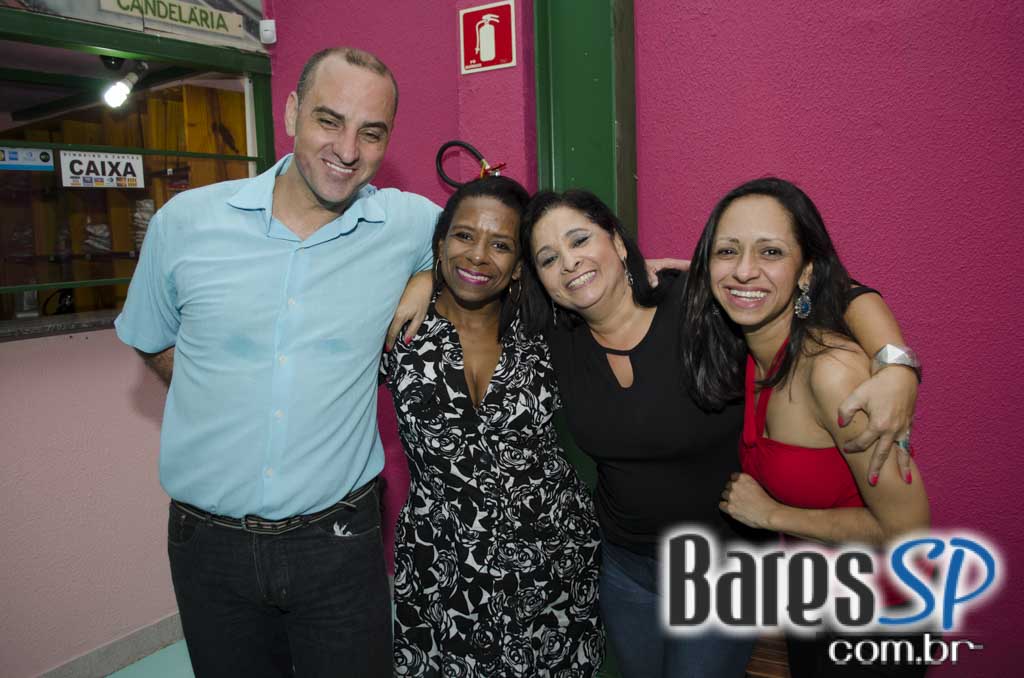 Bar Mangueira realizou sua reinauguração com show do Grupo Os Prettos e convidados Bar Mangueira realizou sua reinauguração com show do Grupo Os Prettos e convidados