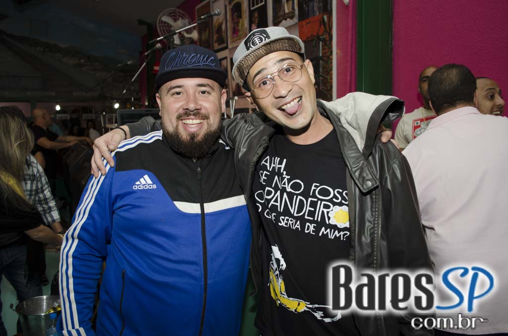 Bar Mangueira realizou sua reinauguração com show do Grupo Os Prettos e convidados Bar Mangueira realizou sua reinauguração com show do Grupo Os Prettos e convidados