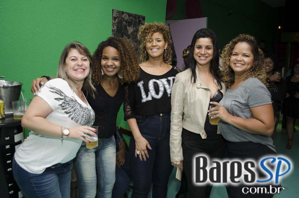 Bar Mangueira realizou sua reinauguração com show do Grupo Os Prettos e convidados Bar Mangueira realizou sua reinauguração com show do Grupo Os Prettos e convidados