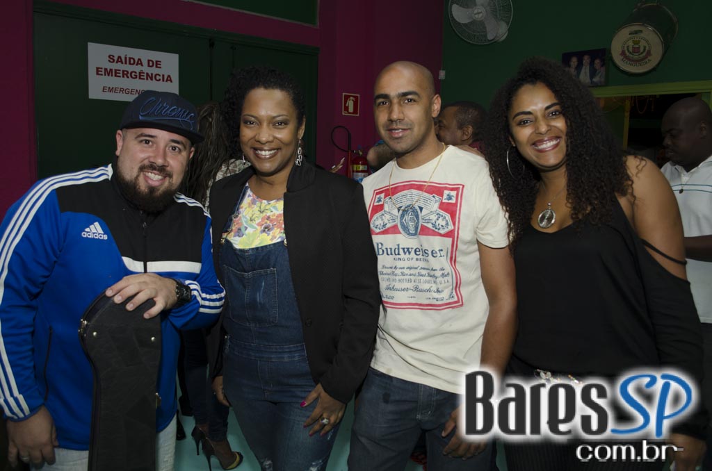 Bar Mangueira realizou sua reinauguração com show do Grupo Os Prettos e convidados Bar Mangueira realizou sua reinauguração com show do Grupo Os Prettos e convidados