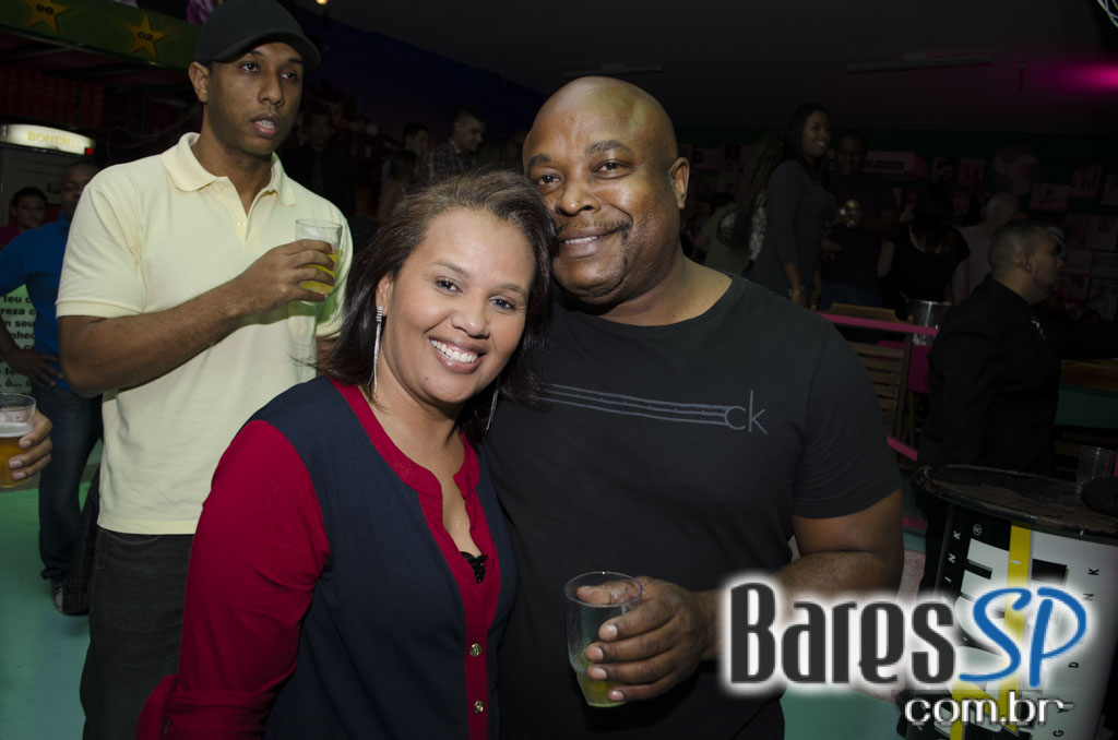 Bar Mangueira realizou sua reinauguração com show do Grupo Os Prettos e convidados Bar Mangueira realizou sua reinauguração com show do Grupo Os Prettos e convidados