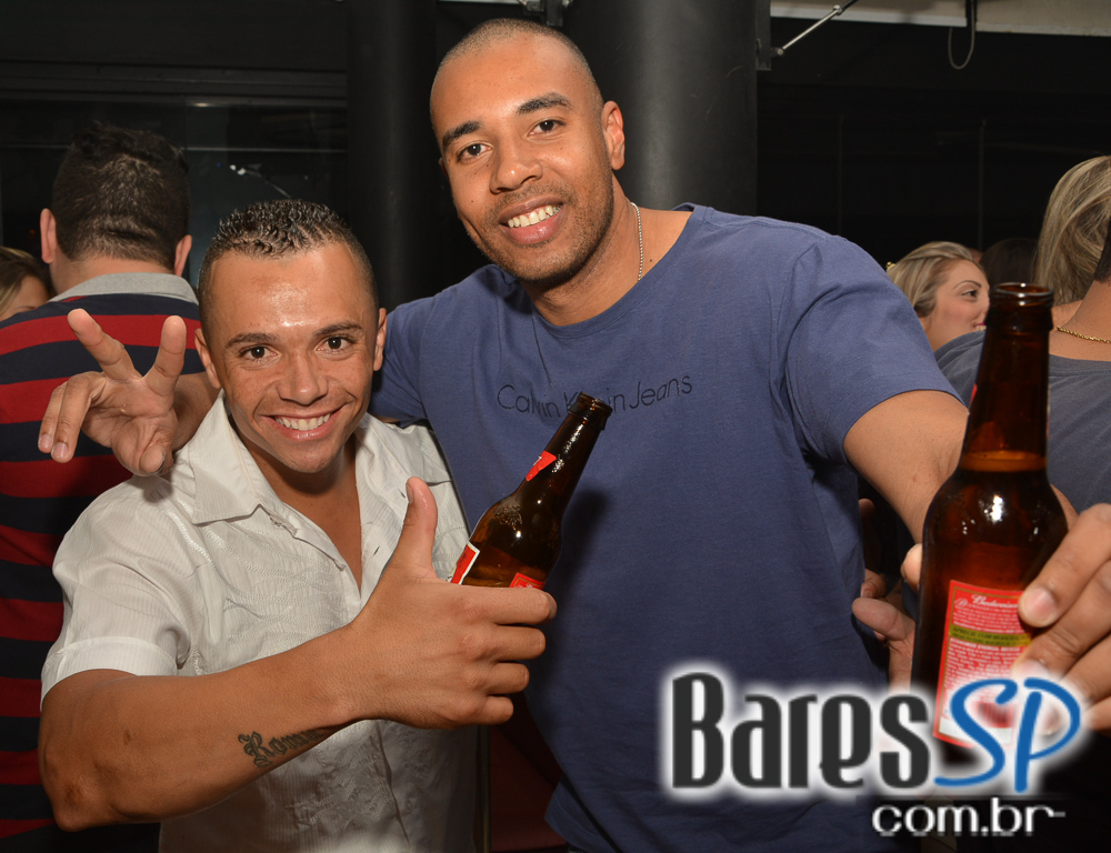 Bar Santa Julia recebeu show do Grupo Sambahits e convidados no sábado Bar Santa Julia recebeu show do Grupo Sambahits e convidados no sábado