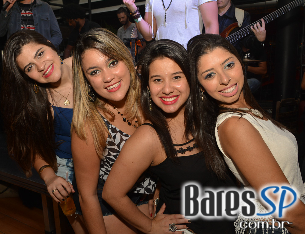 Bar Santa Julia recebeu show do Grupo Sambahits e convidados no sábado Bar Santa Julia recebeu show do Grupo Sambahits e convidados no sábado