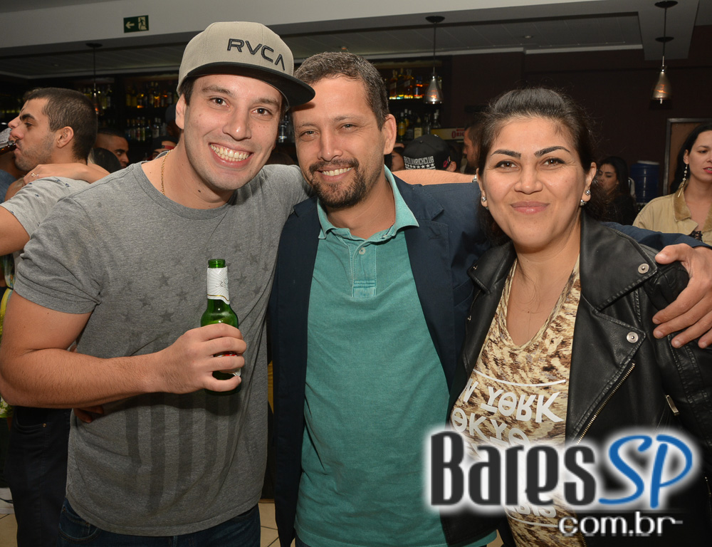Bar Santa Julia recebeu show do Grupo Sambahits e convidados no sábado Bar Santa Julia recebeu show do Grupo Sambahits e convidados no sábado