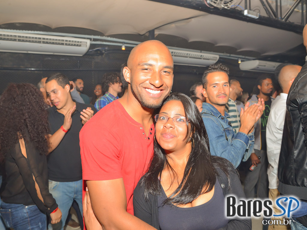 Ed Motta e Banda Serial Funkers agitaram a noite de sábado do Grazie a Dio! Ed Motta e Banda Serial Funkers agitaram a noite de sábado do Grazie a Dio!