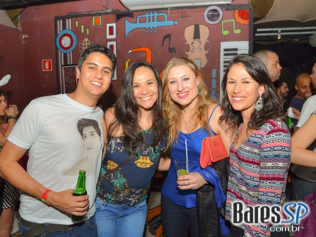 Ed Motta e Banda Serial Funkers agitaram a noite de sábado do Grazie a Dio! Ed Motta e Banda Serial Funkers agitaram a noite de sábado do Grazie a Dio!