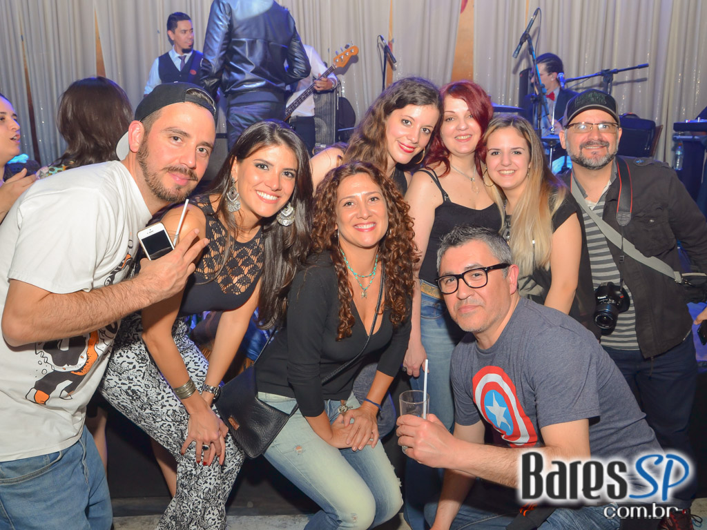 Ed Motta e Banda Serial Funkers agitaram a noite de sábado do Grazie a Dio! Ed Motta e Banda Serial Funkers agitaram a noite de sábado do Grazie a Dio!