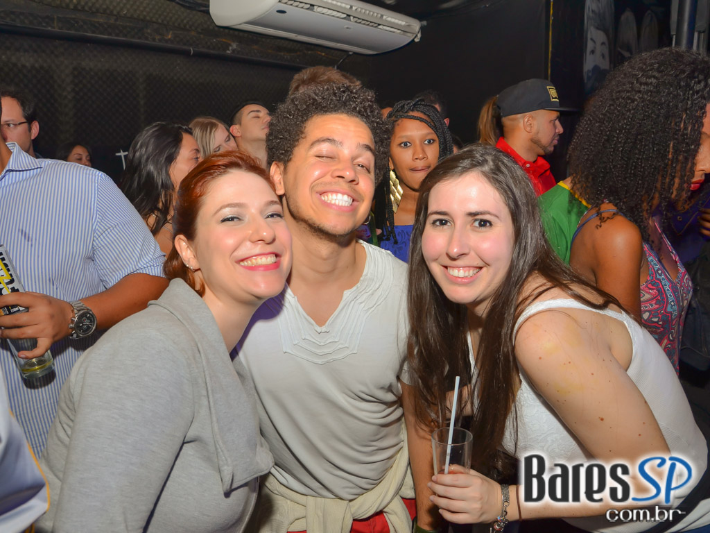 Ed Motta e Banda Serial Funkers agitaram a noite de sábado do Grazie a Dio! Ed Motta e Banda Serial Funkers agitaram a noite de sábado do Grazie a Dio!