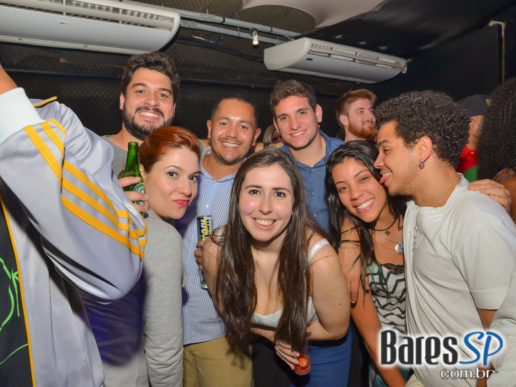 Ed Motta e Banda Serial Funkers agitaram a noite de sábado do Grazie a Dio! Ed Motta e Banda Serial Funkers agitaram a noite de sábado do Grazie a Dio!