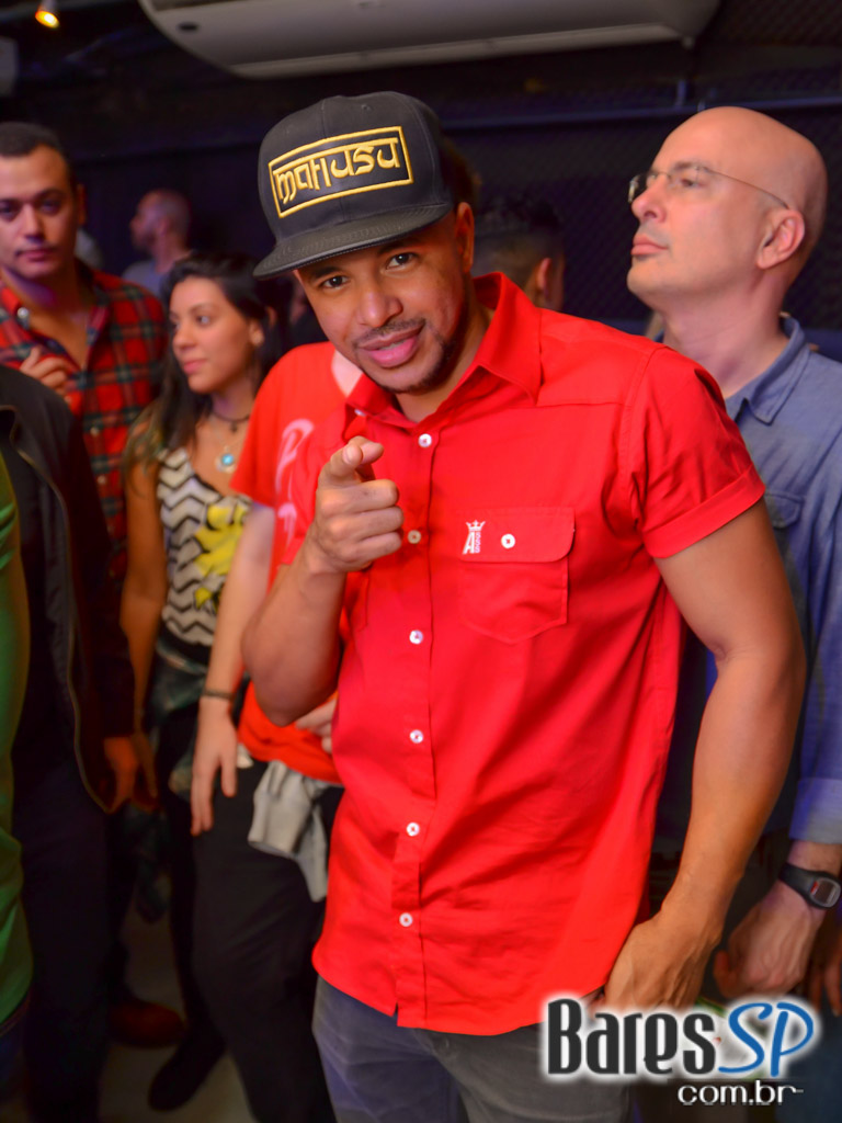 Ed Motta e Banda Serial Funkers agitaram a noite de sábado do Grazie a Dio! Ed Motta e Banda Serial Funkers agitaram a noite de sábado do Grazie a Dio!