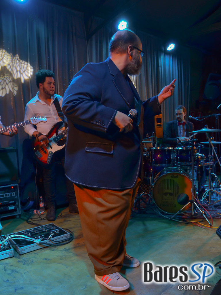 Ed Motta e Banda Serial Funkers agitaram a noite de sábado do Grazie a Dio! Ed Motta e Banda Serial Funkers agitaram a noite de sábado do Grazie a Dio!