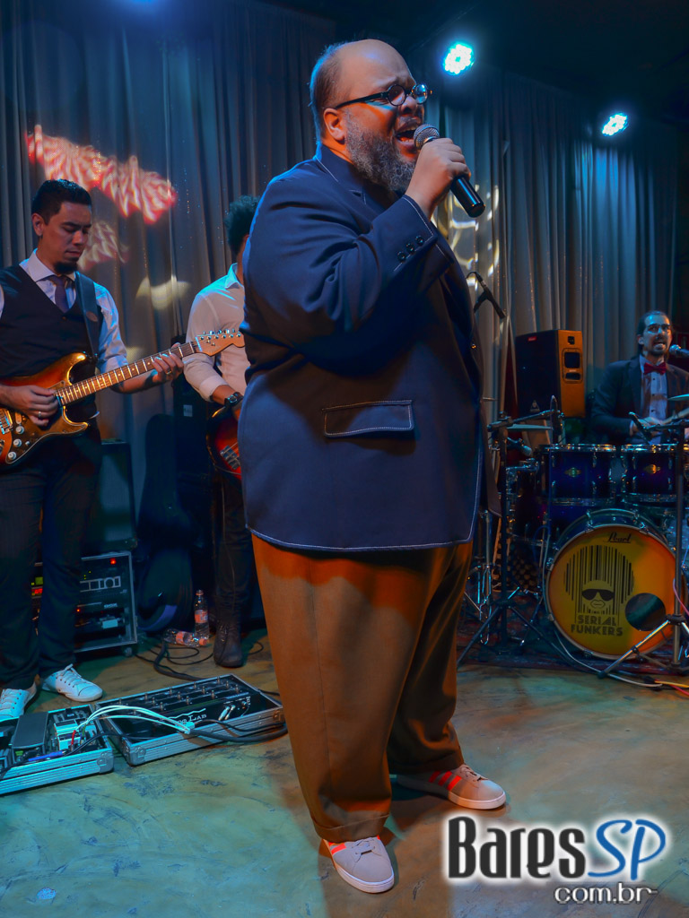 Ed Motta e Banda Serial Funkers agitaram a noite de sábado do Grazie a Dio! Ed Motta e Banda Serial Funkers agitaram a noite de sábado do Grazie a Dio!