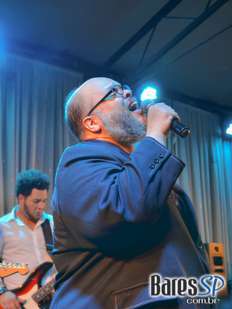 Ed Motta e Banda Serial Funkers agitaram a noite de sábado do Grazie a Dio! Ed Motta e Banda Serial Funkers agitaram a noite de sábado do Grazie a Dio!