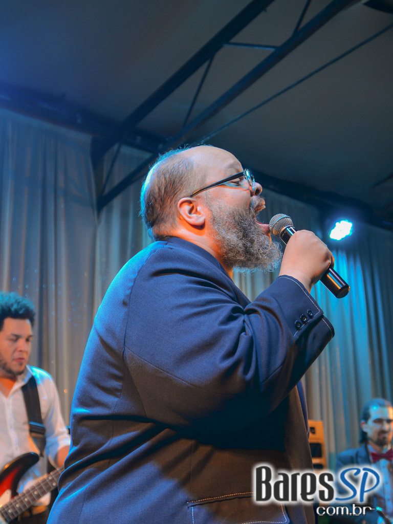 Ed Motta e Banda Serial Funkers agitaram a noite de sábado do Grazie a Dio! Ed Motta e Banda Serial Funkers agitaram a noite de sábado do Grazie a Dio!