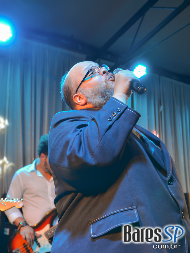 Ed Motta e Banda Serial Funkers agitaram a noite de sábado do Grazie a Dio! Ed Motta e Banda Serial Funkers agitaram a noite de sábado do Grazie a Dio!
