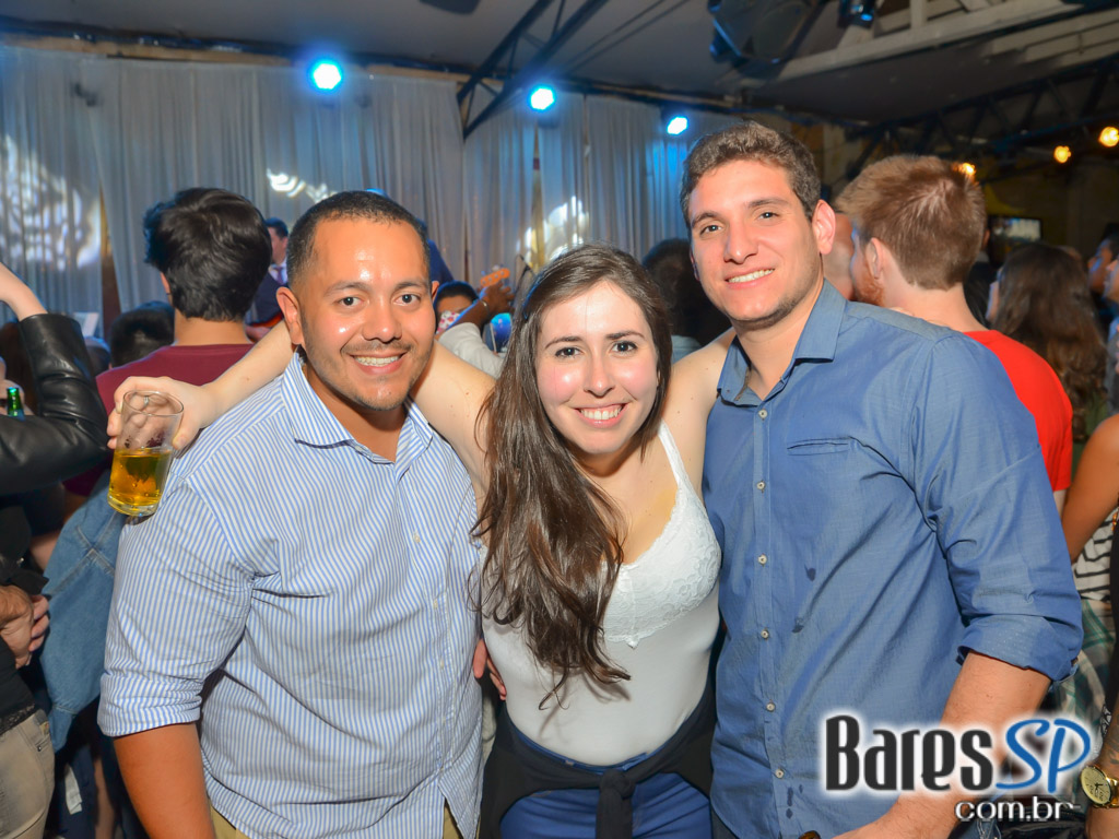 Ed Motta e Banda Serial Funkers agitaram a noite de sábado do Grazie a Dio! Ed Motta e Banda Serial Funkers agitaram a noite de sábado do Grazie a Dio!