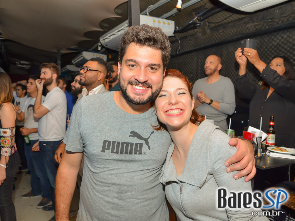 Ed Motta e Banda Serial Funkers agitaram a noite de sábado do Grazie a Dio! Ed Motta e Banda Serial Funkers agitaram a noite de sábado do Grazie a Dio!