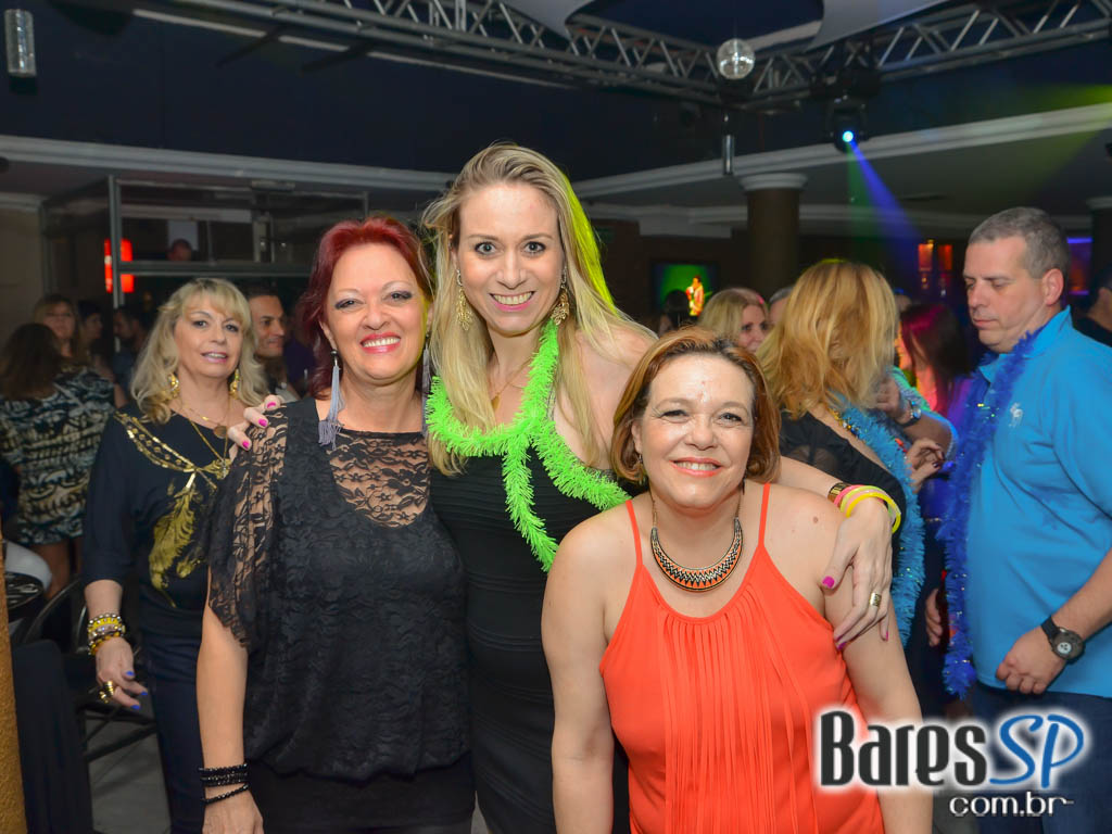 Banda Under Rock agita o palco do Memphis Bar com muito Rock Banda Under Rock agita o palco do Memphis Bar com muito Rock