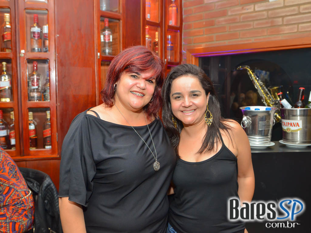 Banda Under Rock agita o palco do Memphis Bar com muito Rock Banda Under Rock agita o palco do Memphis Bar com muito Rock