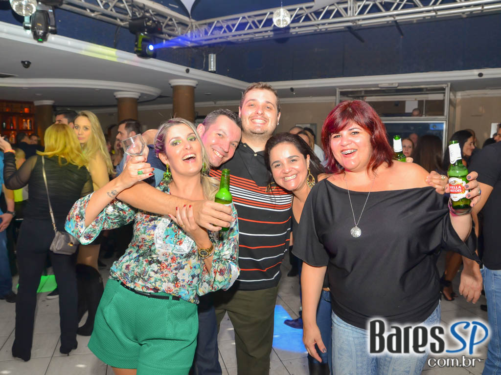 Banda Under Rock agita o palco do Memphis Bar com muito Rock Banda Under Rock agita o palco do Memphis Bar com muito Rock