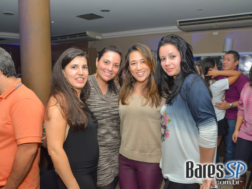 Banda Under Rock agita o palco do Memphis Bar com muito Rock Banda Under Rock agita o palco do Memphis Bar com muito Rock