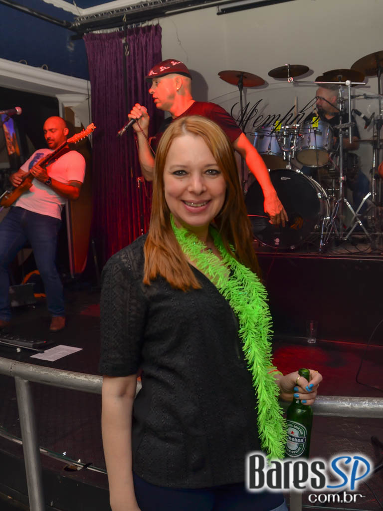 Banda Under Rock agita o palco do Memphis Bar com muito Rock Banda Under Rock agita o palco do Memphis Bar com muito Rock