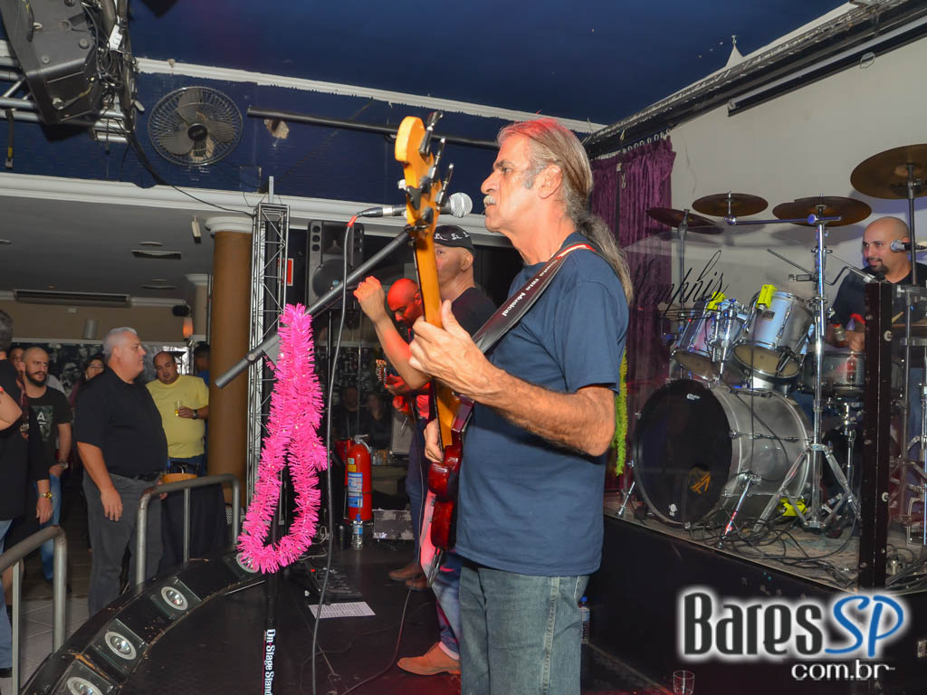 Banda Under Rock agita o palco do Memphis Bar com muito Rock Banda Under Rock agita o palco do Memphis Bar com muito Rock